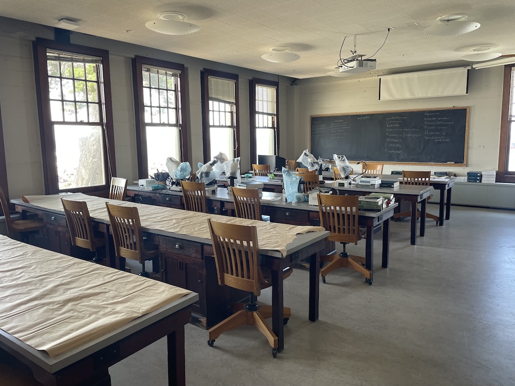 Room Hopkins Agassiz 10